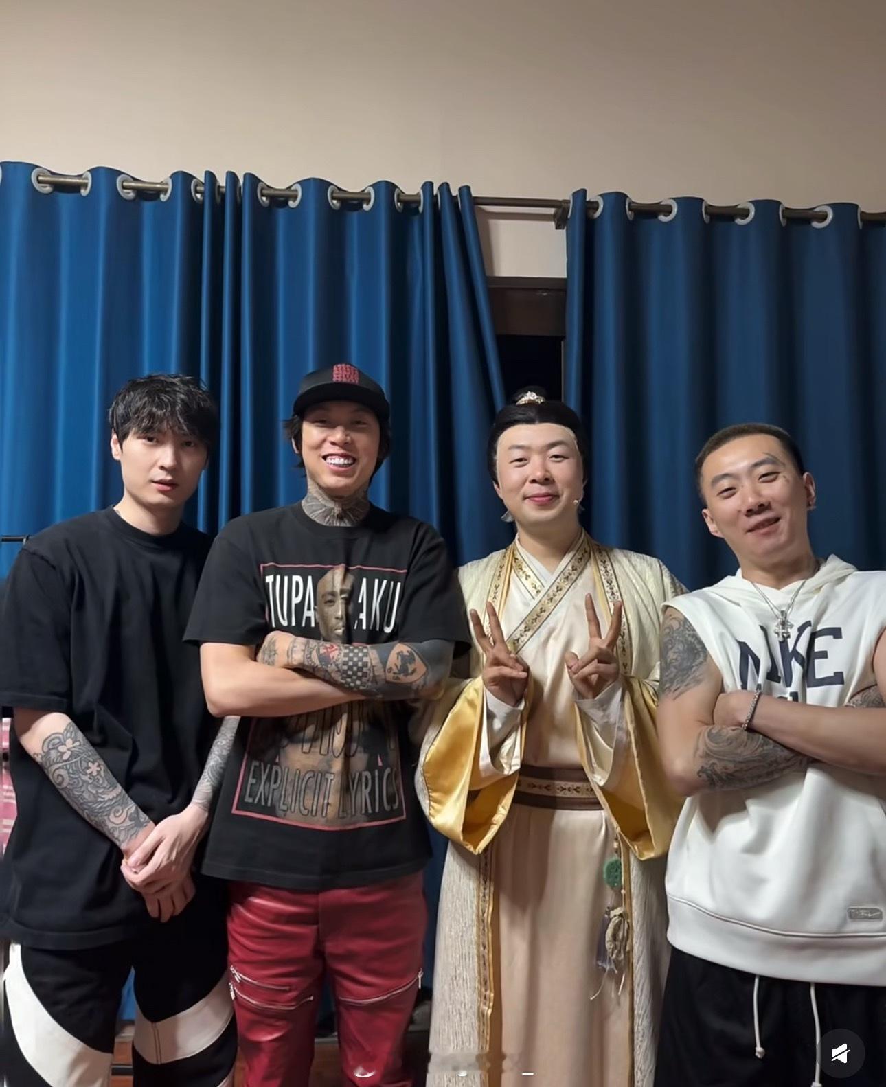杜海涛晒出和Psy.P、Ty、Melo的合影：杨队带我吃火锅！新说唱2025 ​