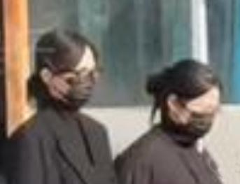 唐嫣现身罗晋父亲的葬礼，陪伴在家人身边，传递着支持与安慰，这也是家人之间相互扶持