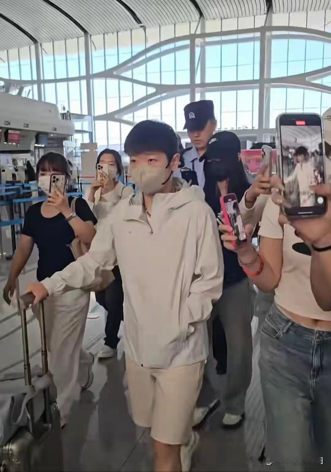 王励勤这回，终于做了一个“正确决定”！

澳门冠军赛9月9号开赛，但是国乒昨天 