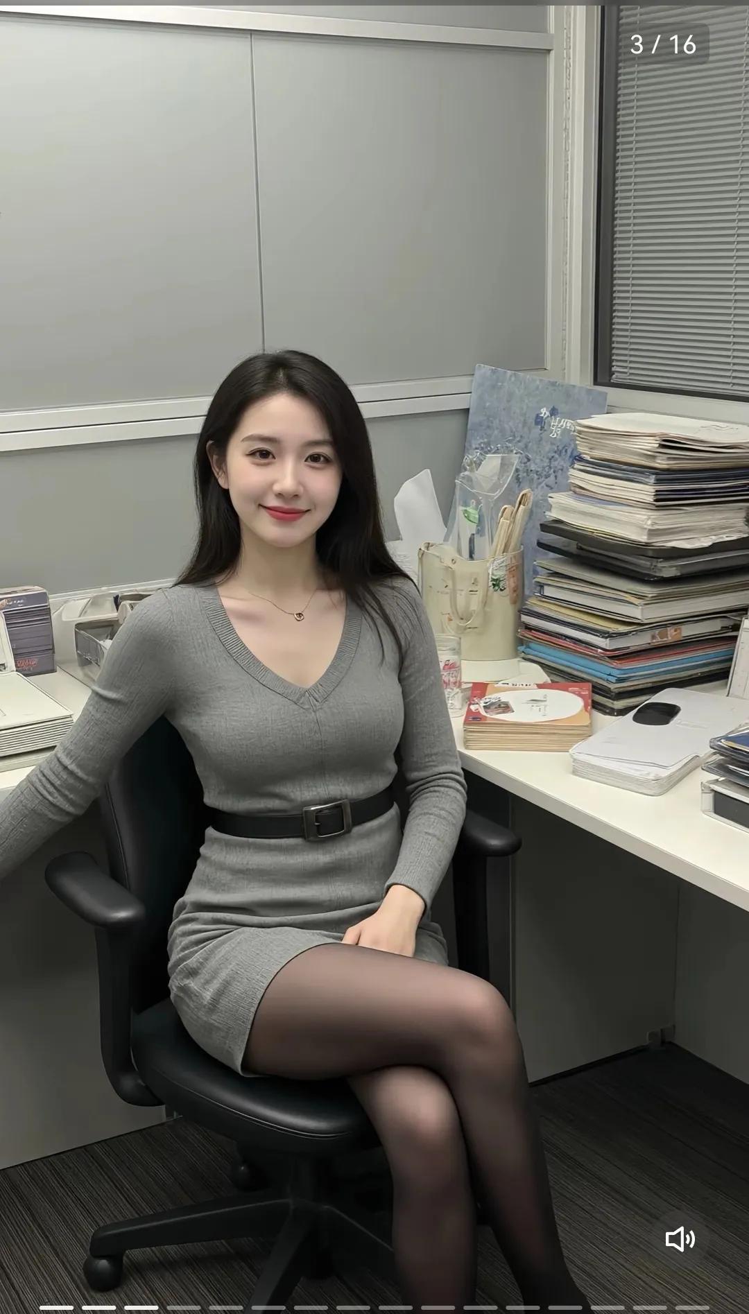 静坐书香里，笑看云卷云舒。