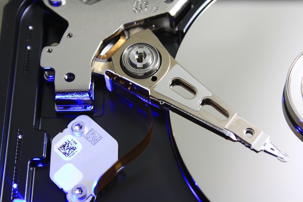 单个日志文件膨胀到31GB，WPS默认把缓存和备份锁死在C盘AppData目录的