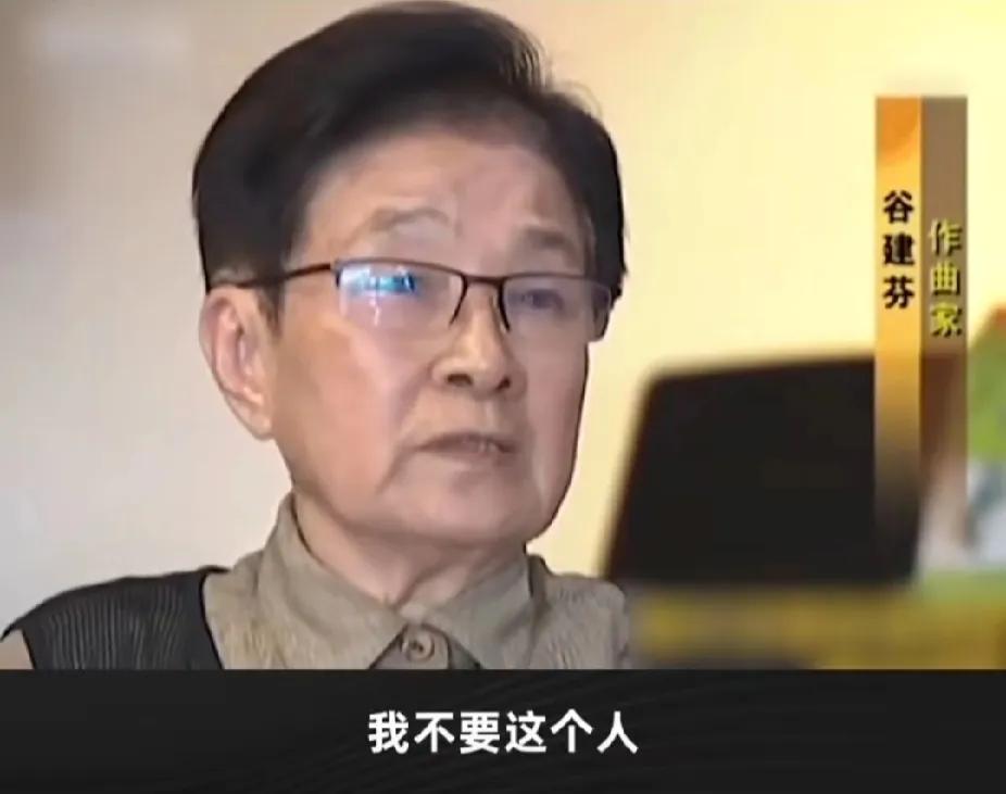 
那英是内地一位非常优秀的歌手，毛阿敏隐退后，那英稳坐内地女歌“大姐大”的宝座，