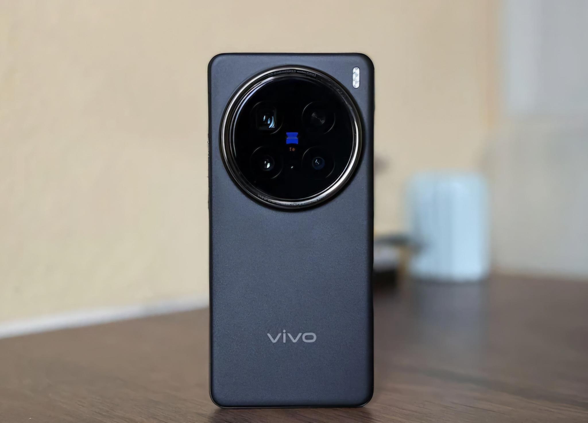 vivo X200 Provivo X200 Ultra红色还是更显高级感~vi
