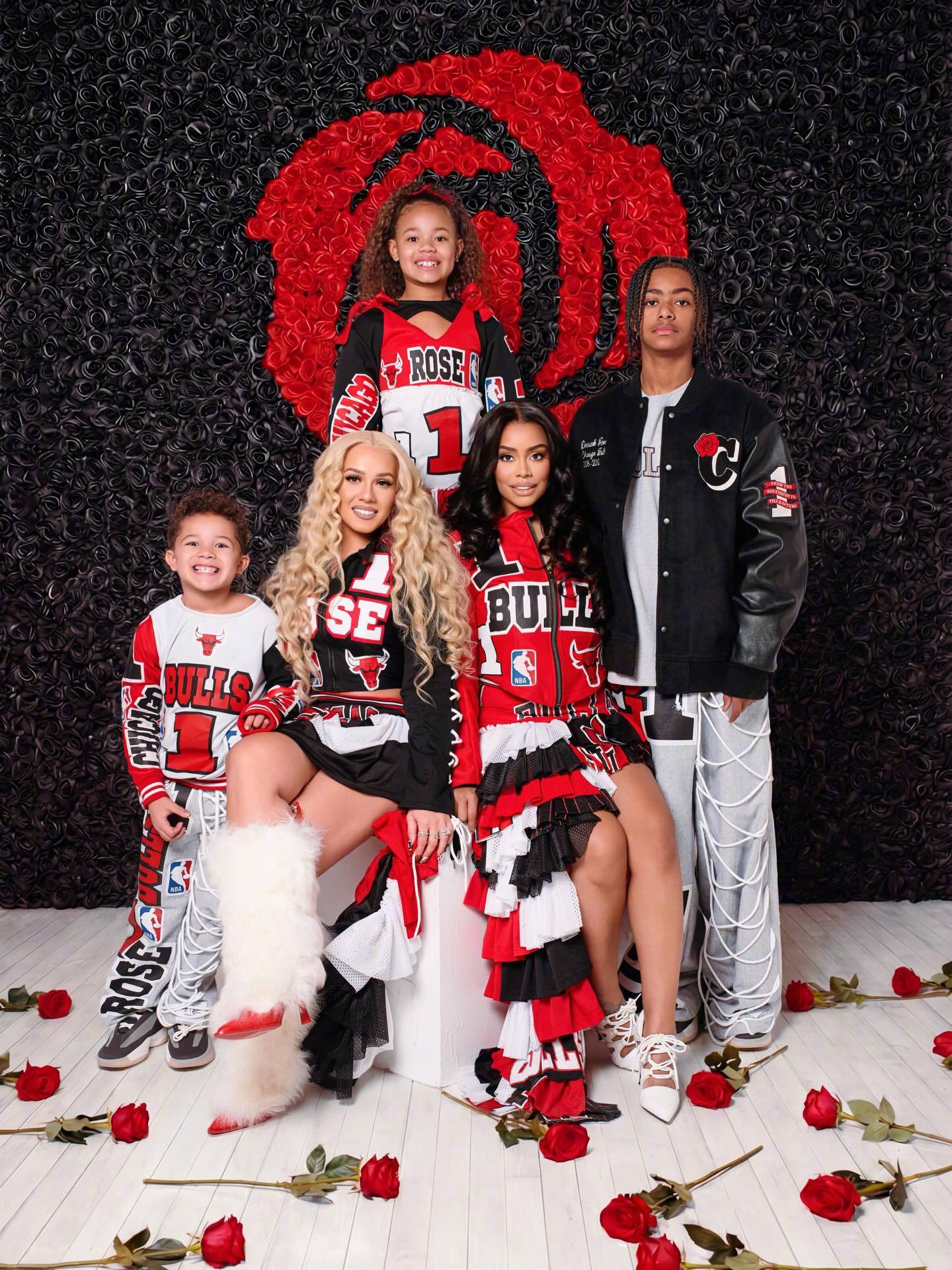 罗斯这家庭关系真和谐啊，现任妻子和她的两个孩子，还有罗斯大儿子PJ和PJ的亲妈一