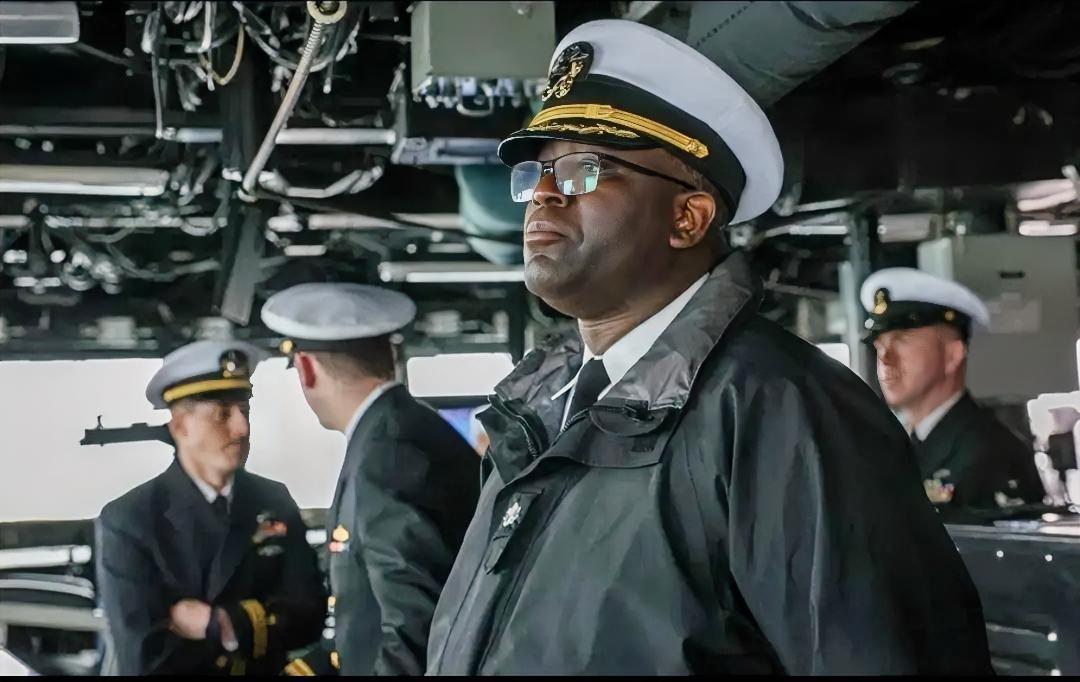 美海军第四舰队司令对与“供应”号补给舰相撞的“特拉克斯顿”号驱逐舰舰长的指挥能力