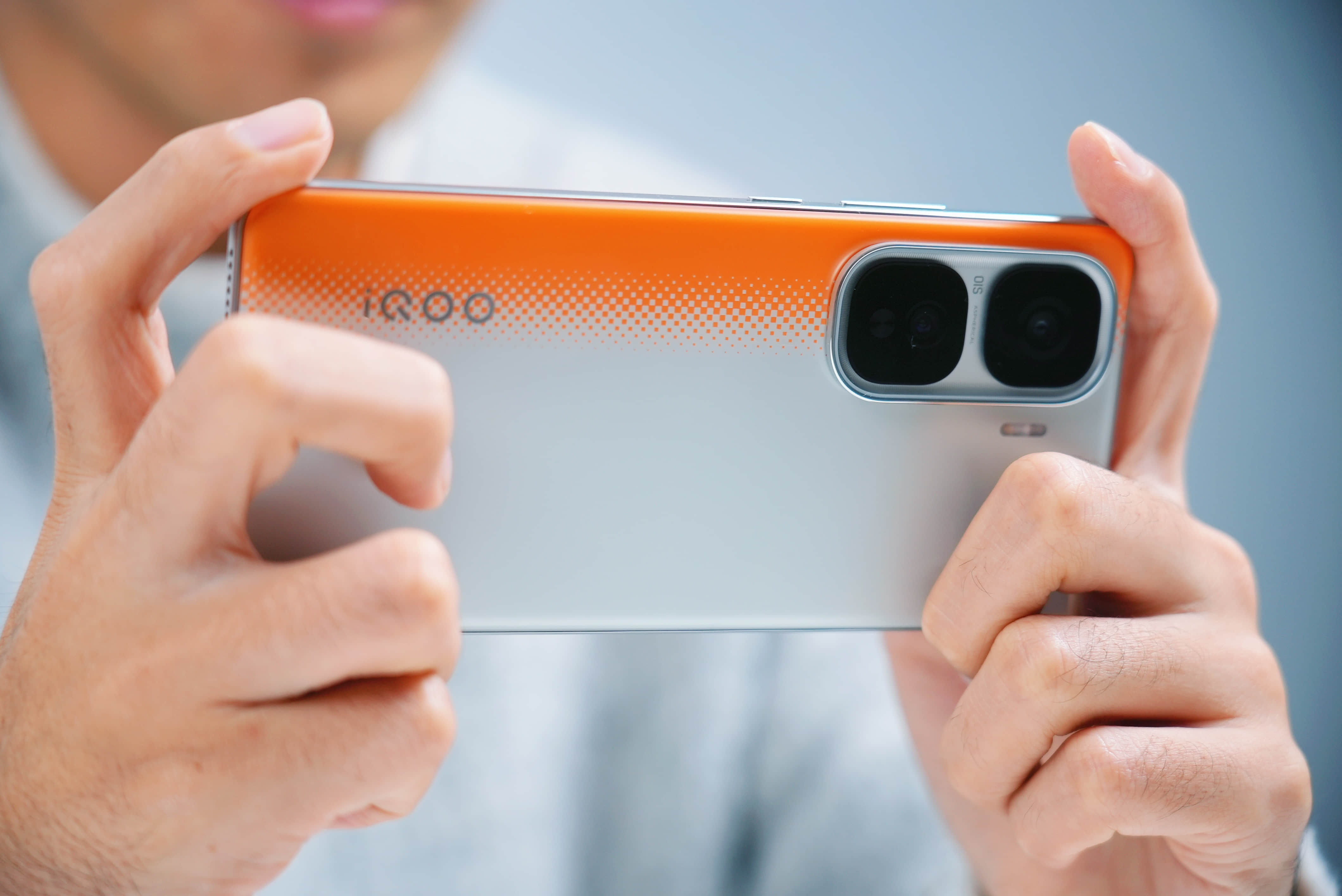 两三千买什么手机最香 iQOO Neo10系列两部机器分别是安兔兔11月安卓性价
