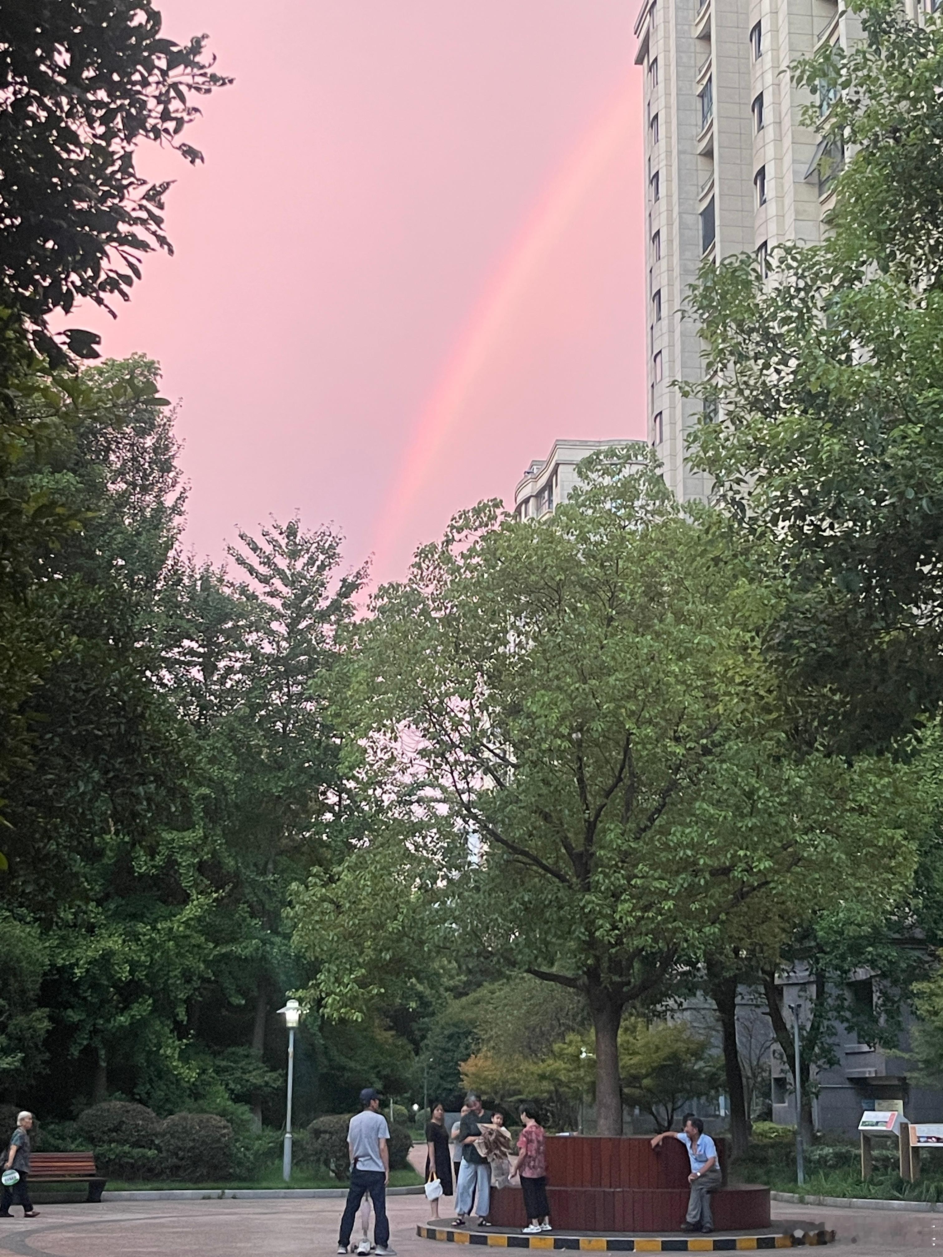 老妈分享给我的🌈照片很漂亮呀