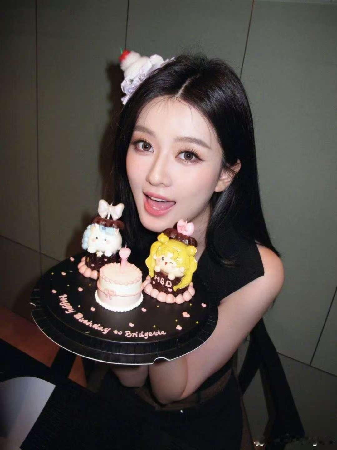 乔欣32岁生日发文，状态真不错，