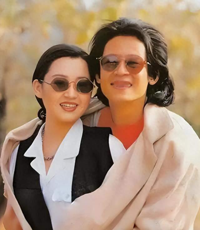 57岁许晴西班牙被偶遇，状态和十年前差别不大