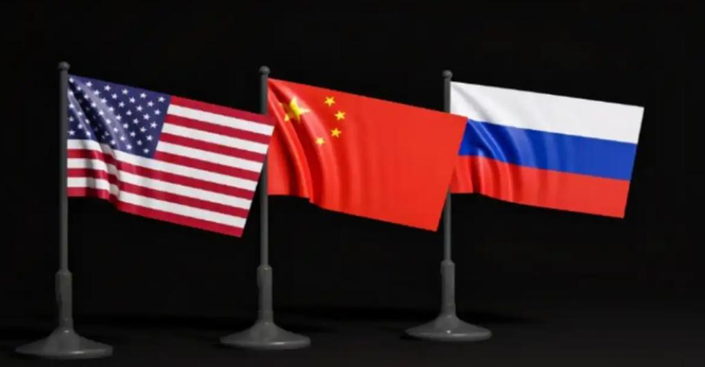 中美俄”的三角关系已经产生剧变了，早就不是以前那种“两弱对一强”了，现在的剧本是