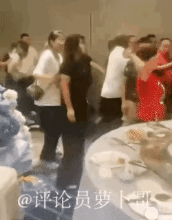 热点，舅妈大吵婚礼现场的背后……。

事发地在浙江温州，发达地区，浙江结婚虽然习