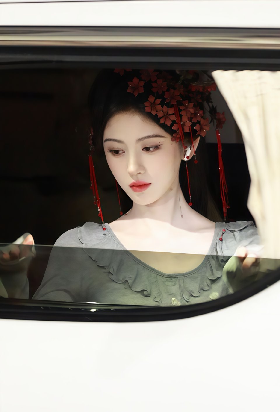 jjy鞠婧祎露芜衣jjy鞠婧祎苏绿夏生命久如暗室 不妨碍我明写春诗