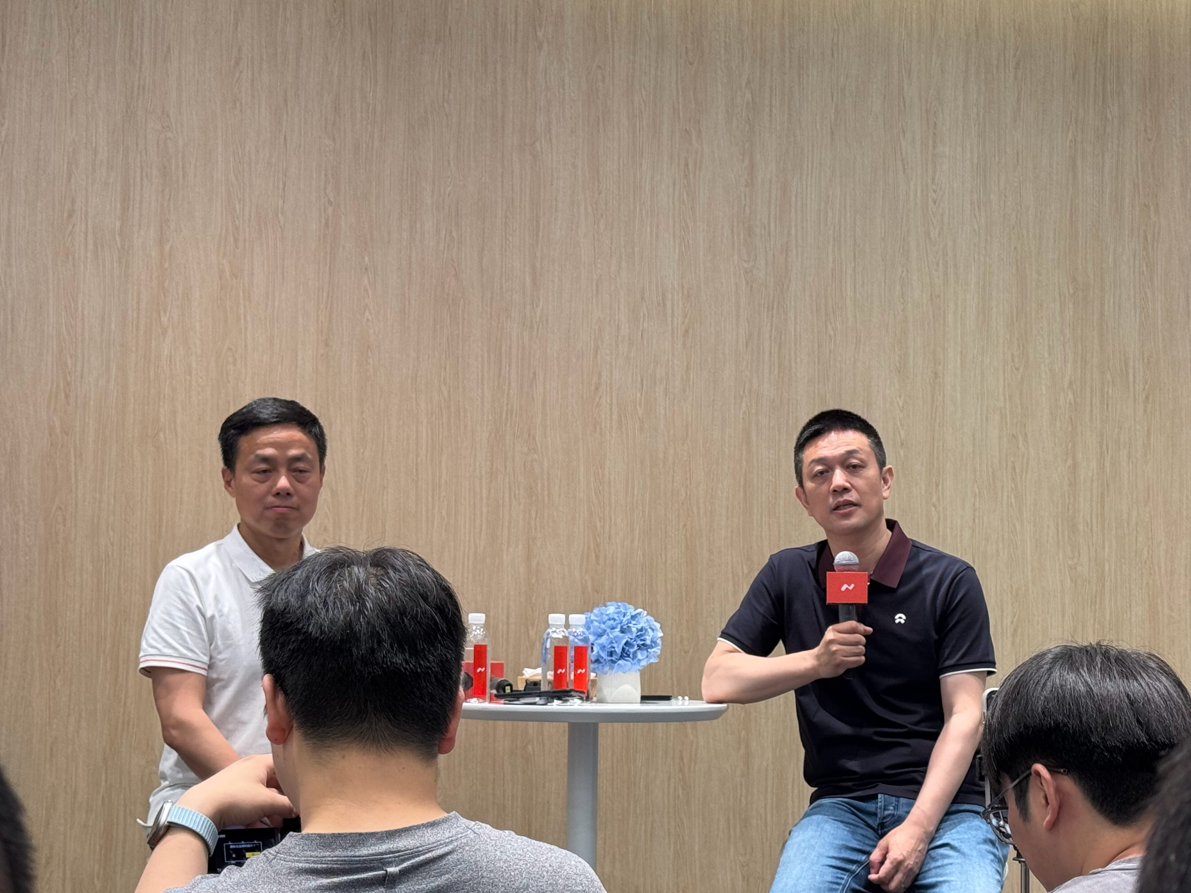 粤港澳车展李斌和沈斐的群访信息。1.广东原本是增程大本营，现在为什么转为纯电？广