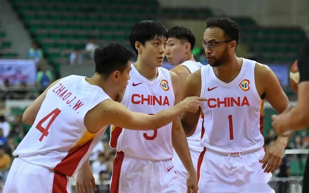 实话实说，中国男篮现役不可或缺的球员，思来想去非这五人莫属：

1、李凯尔
2、