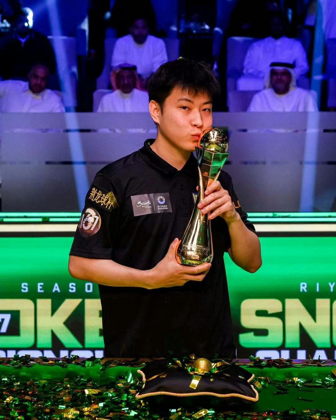 斯蒂芬·亨得利预测
马克·塞尔比英锦赛大概率夺冠!
台球皇帝斯蒂芬·亨德利对20