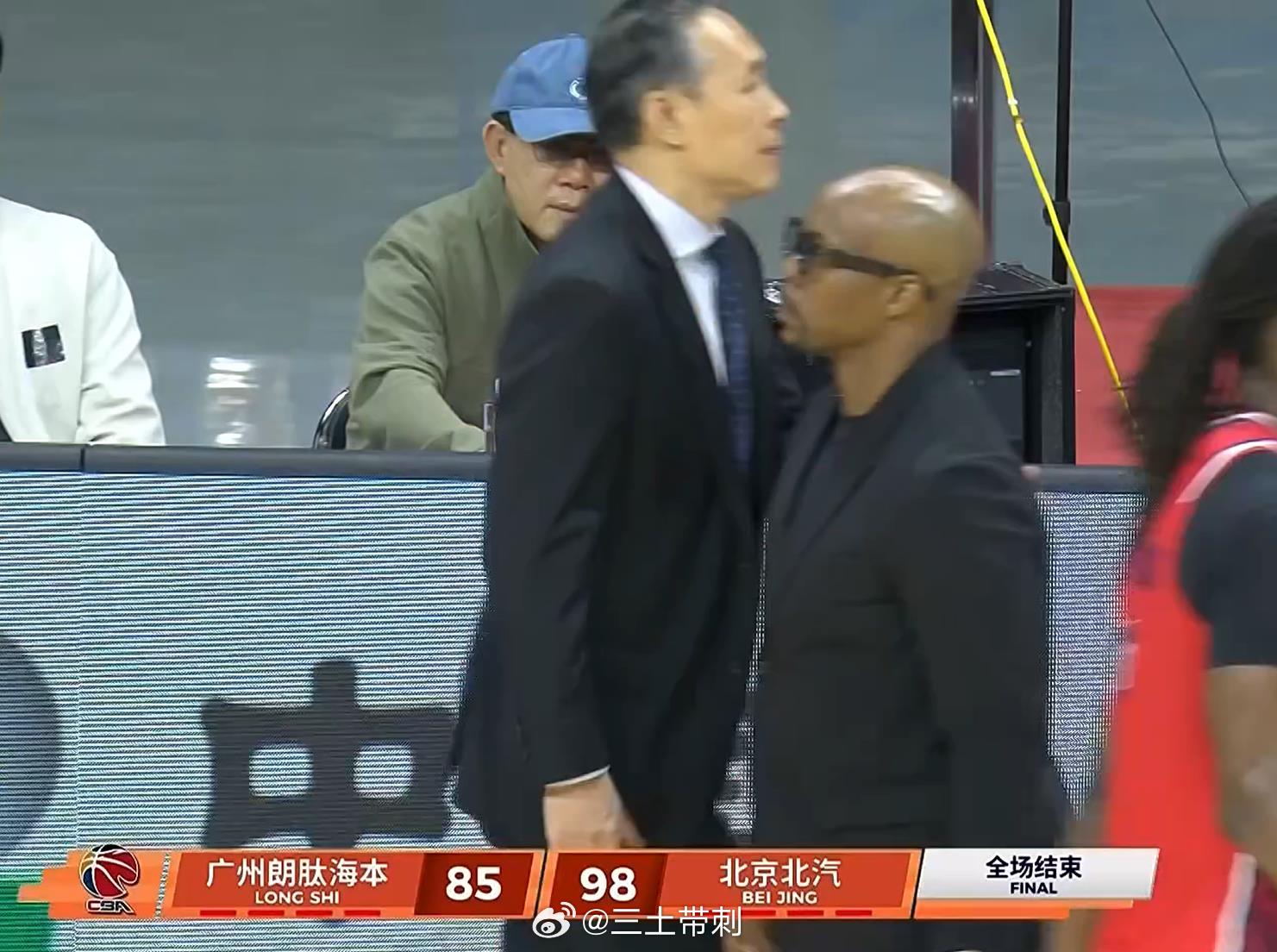 龙狮男篮vs北京男篮 四川和广州还是实力有限，麦基也还在适应，但这个天赋啊，攻防