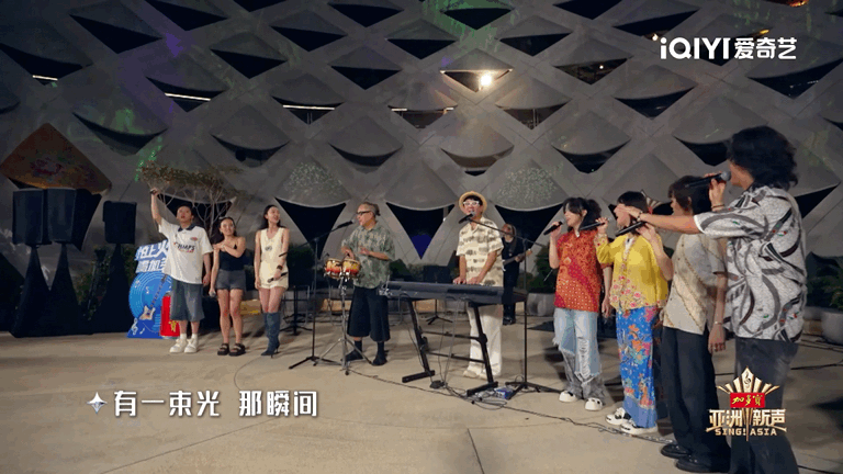 也是听上孙燕姿合唱版逆光了亚洲新声孙燕姿与亚洲新声力量合唱《逆光》，经典旋律再添