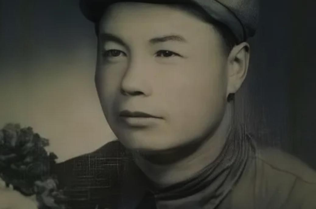 1951年，志愿军在清点战俘时，意外发现，有63名俘虏无人认领。正疑惑时，两个小