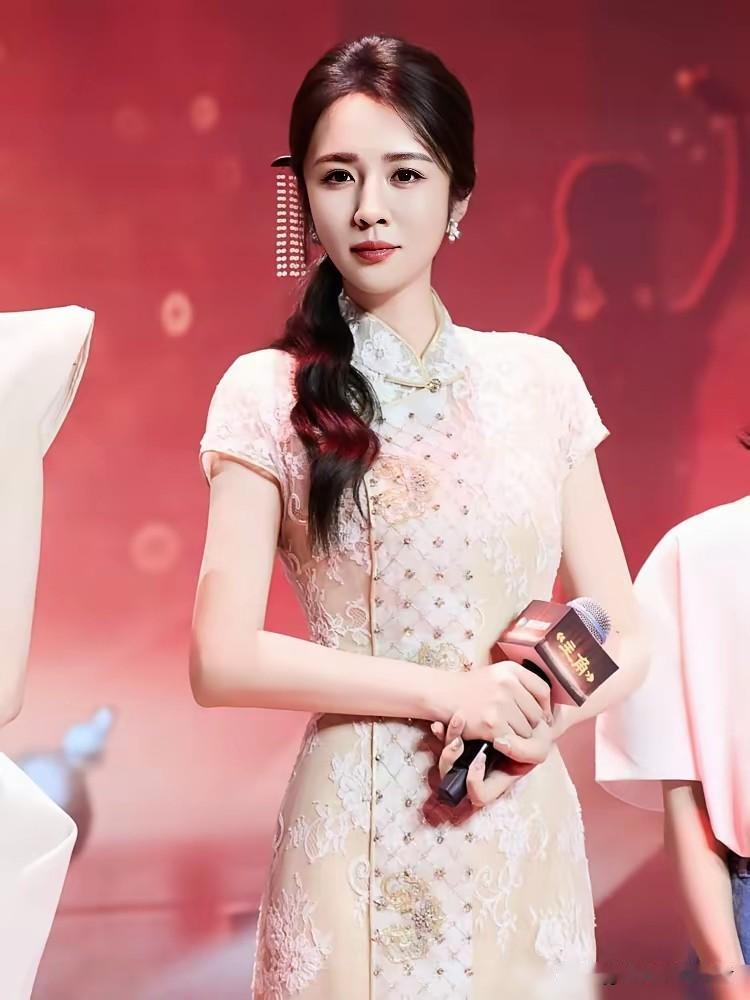 王晓晨很神秘，她也很独树一帜，王晓晨演技很好，但是很难做女主角，平时很低调，但是