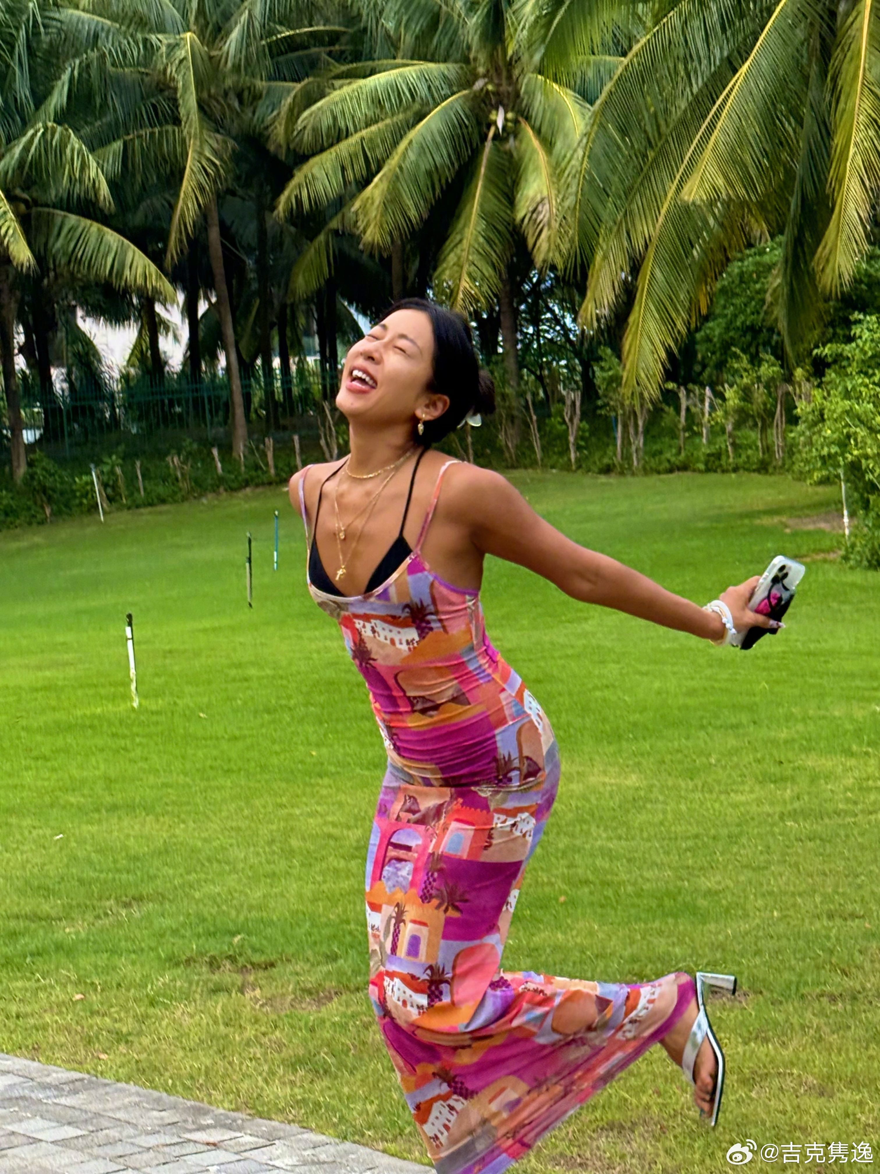 吉克隽逸   在复制粘贴的时代，你是手写的诗