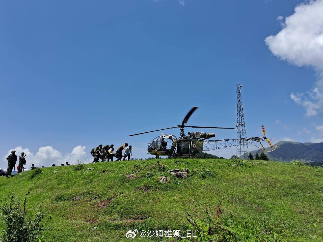 据当地印度媒体初步的消息称，今天即8月7日，印度军队的一辆军车在印控克什米尔地区