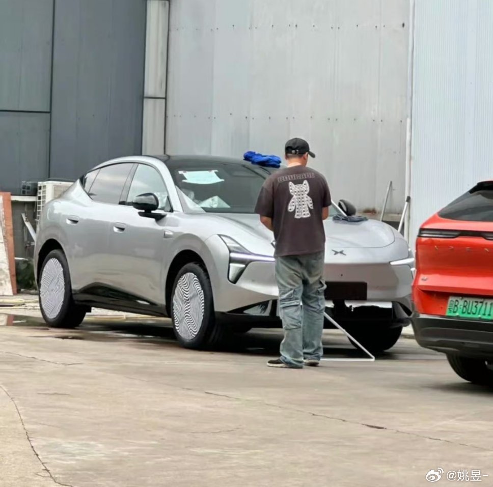 疑似小鹏MONA SUV无伪装照片