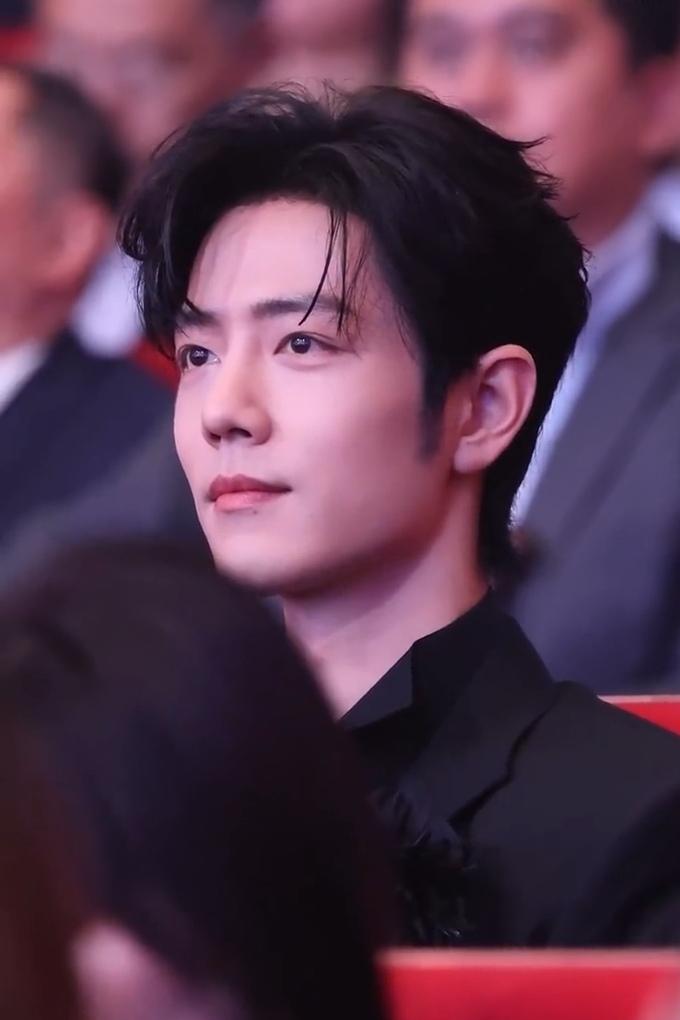 属于肖战的黄金时代到来了[赞][赞][赞]
三月，《藏海传》藏海，SMG最佳男演