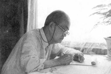 1981年，有人想动手否定毛主席，胡乔木提出不再称“毛主席”，改叫“毛泽东”，但