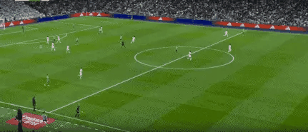 戏耍皇马后防，连晃库尔图瓦两次，直接给干自闭了！
裤袜也有被教做人的一天，门将出