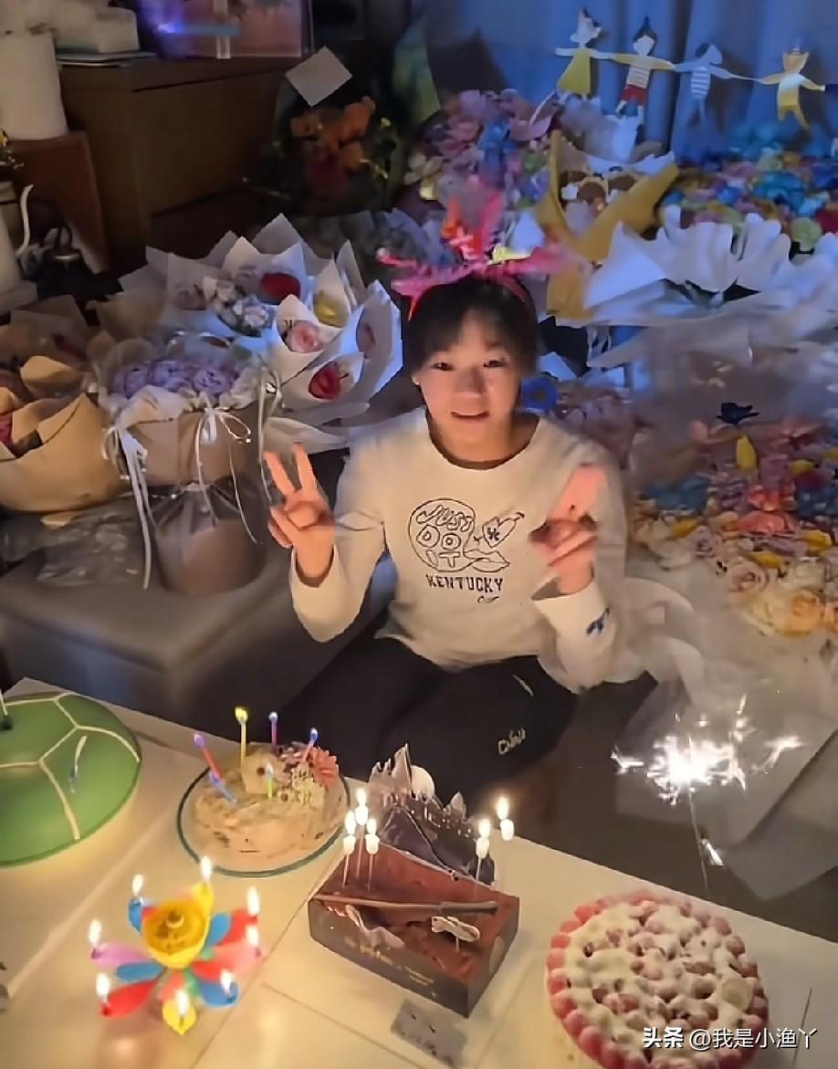 全红婵19岁啦！解锁嘉人封面，陈若琳还亲手为她庆生，这师徒情更暖！

3月28日