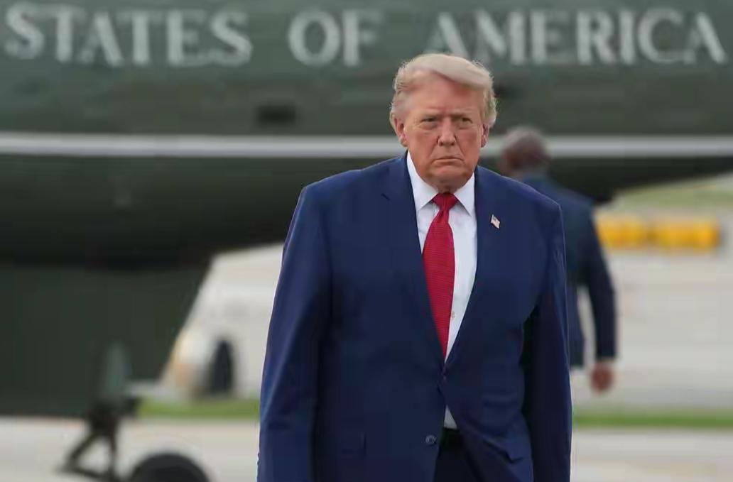 突发！特朗普将宣布霍尔木兹为“美国领土”，自取其辱，自取其辱，自取其辱！
 
美