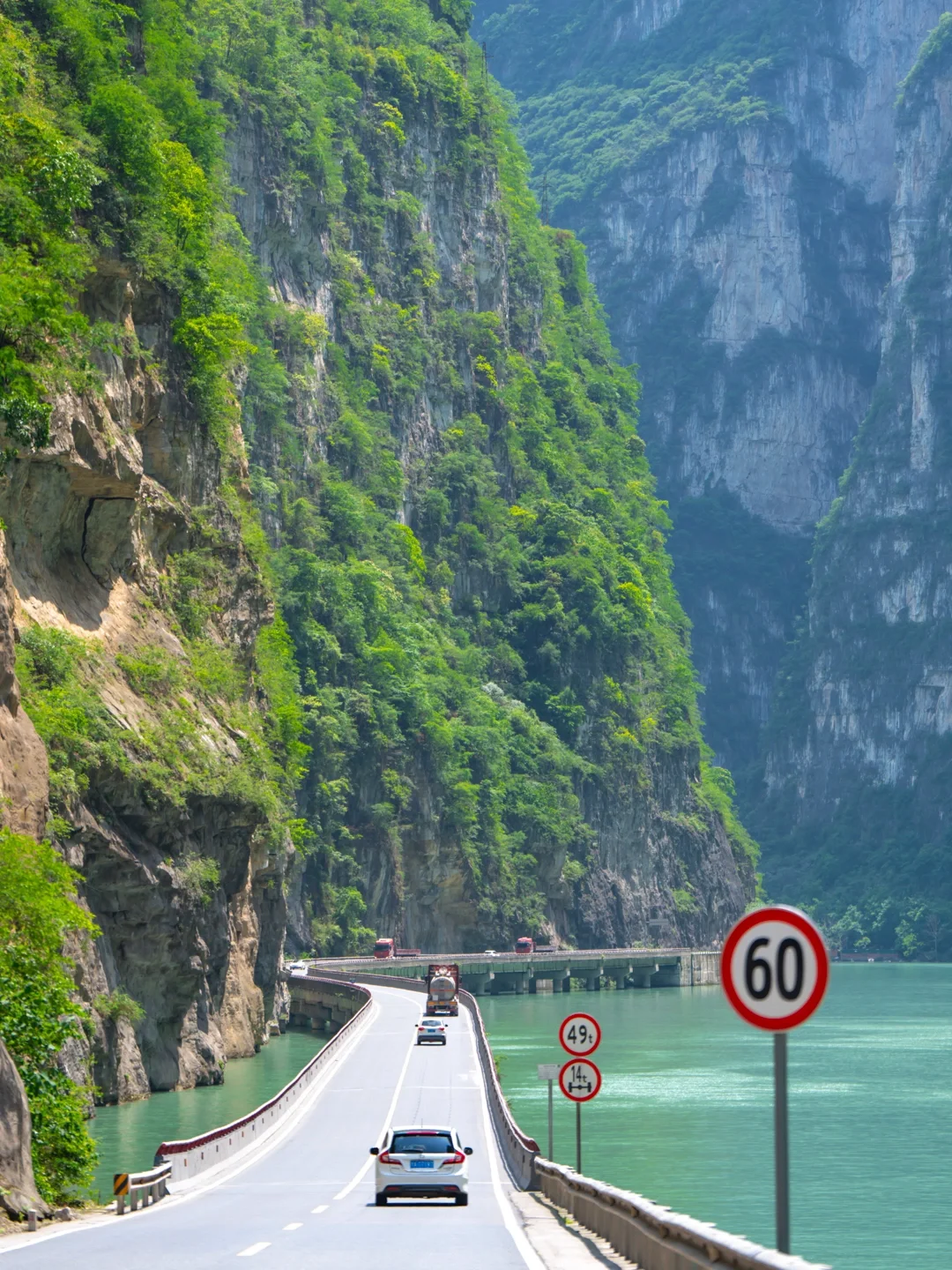 被《国家地理》评为“中国最美峡谷”外国人禁入