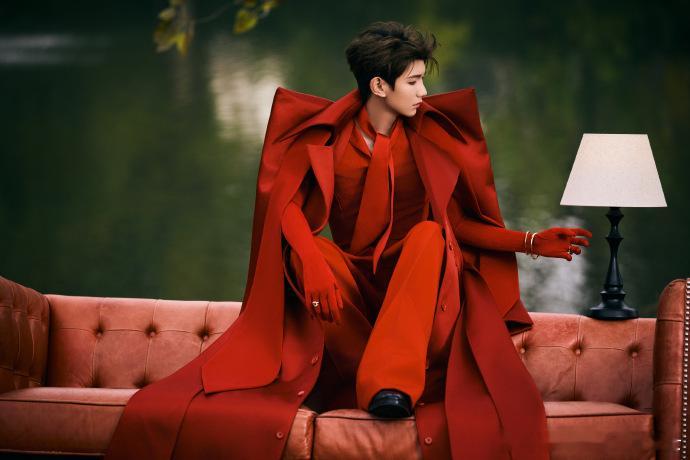 王源 “宇宙超级无敌大狂欢” 巡演跨年站来袭，郑州沉浸式互动演出，烟火加持跨年限