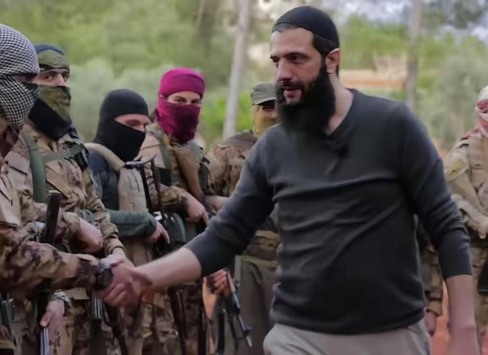 IS恐怖组织的末日，真的到！

美军和叙利亚军队居然联手了！两国首次联合展开军事