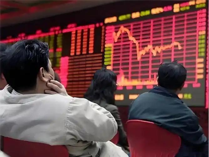 跌破关键位！A股跌至3882点，周二行情提前定调a股今日看盘股票 今日A股调整力