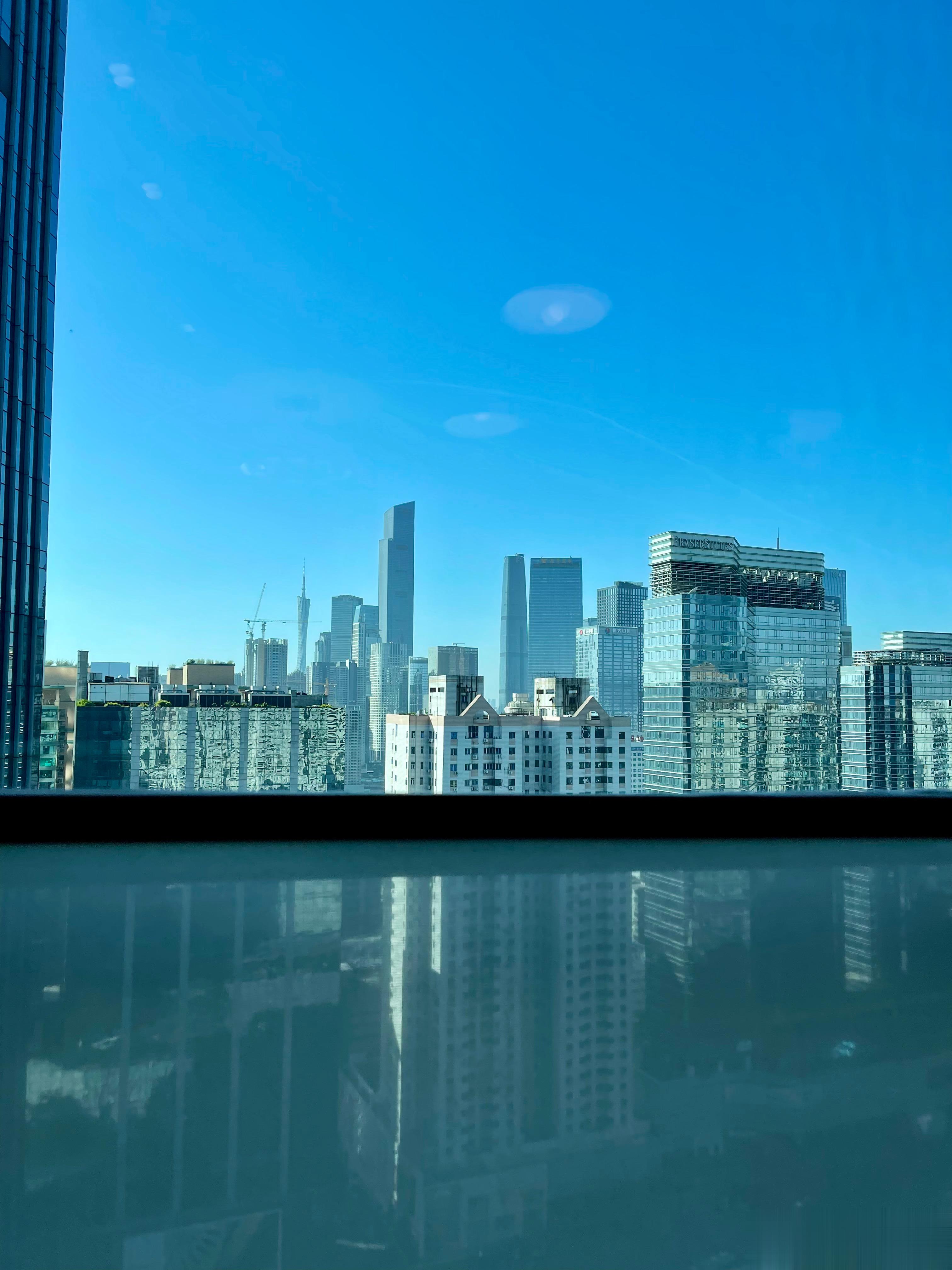 佛系一点，先简单吃个早餐，等会再去车展。 ​​​