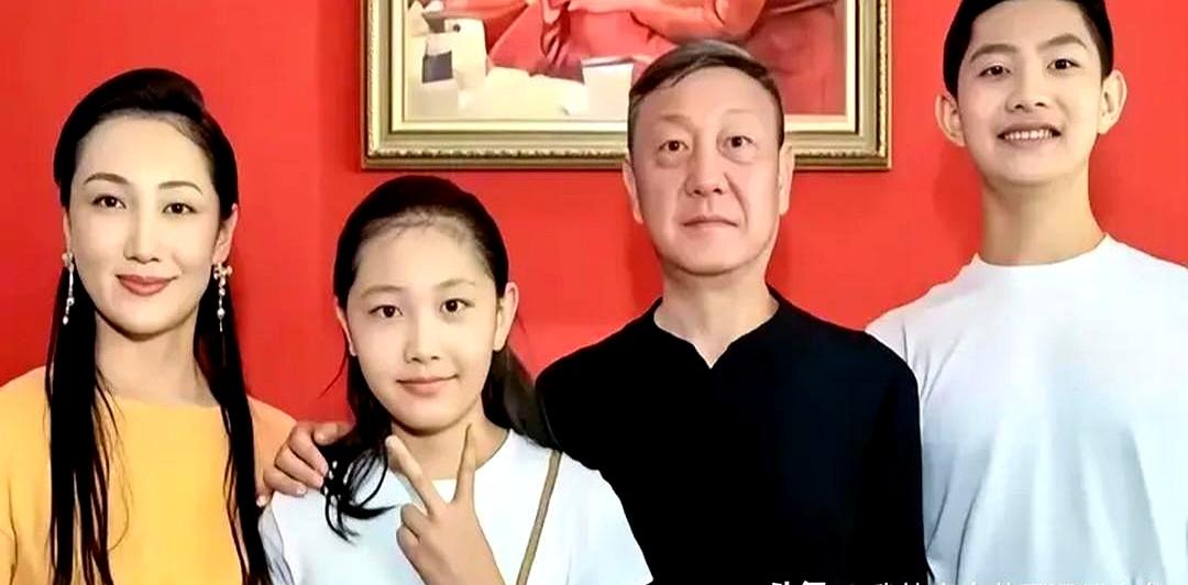 她女儿到底叫什么？
不少人一直猜，答案很简单：韩奕墨。

2007年3月9日，韩
