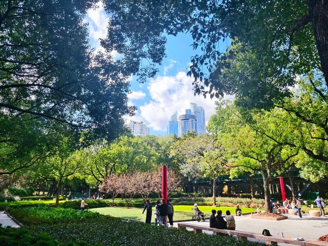 【雨水马上到！要下多久？气温会跟着降吗？来看最新消息→】今天白天以多云到阴为主，