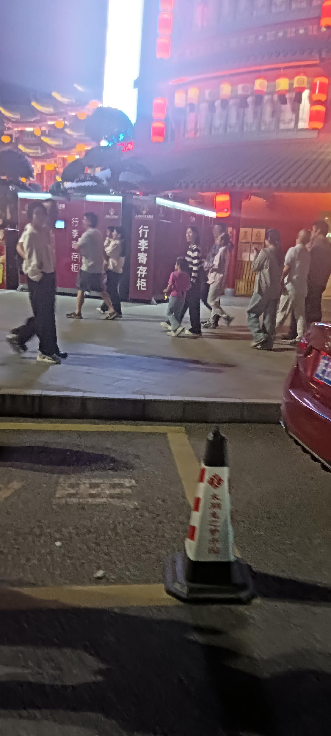 龙之梦演义城人真的太多了