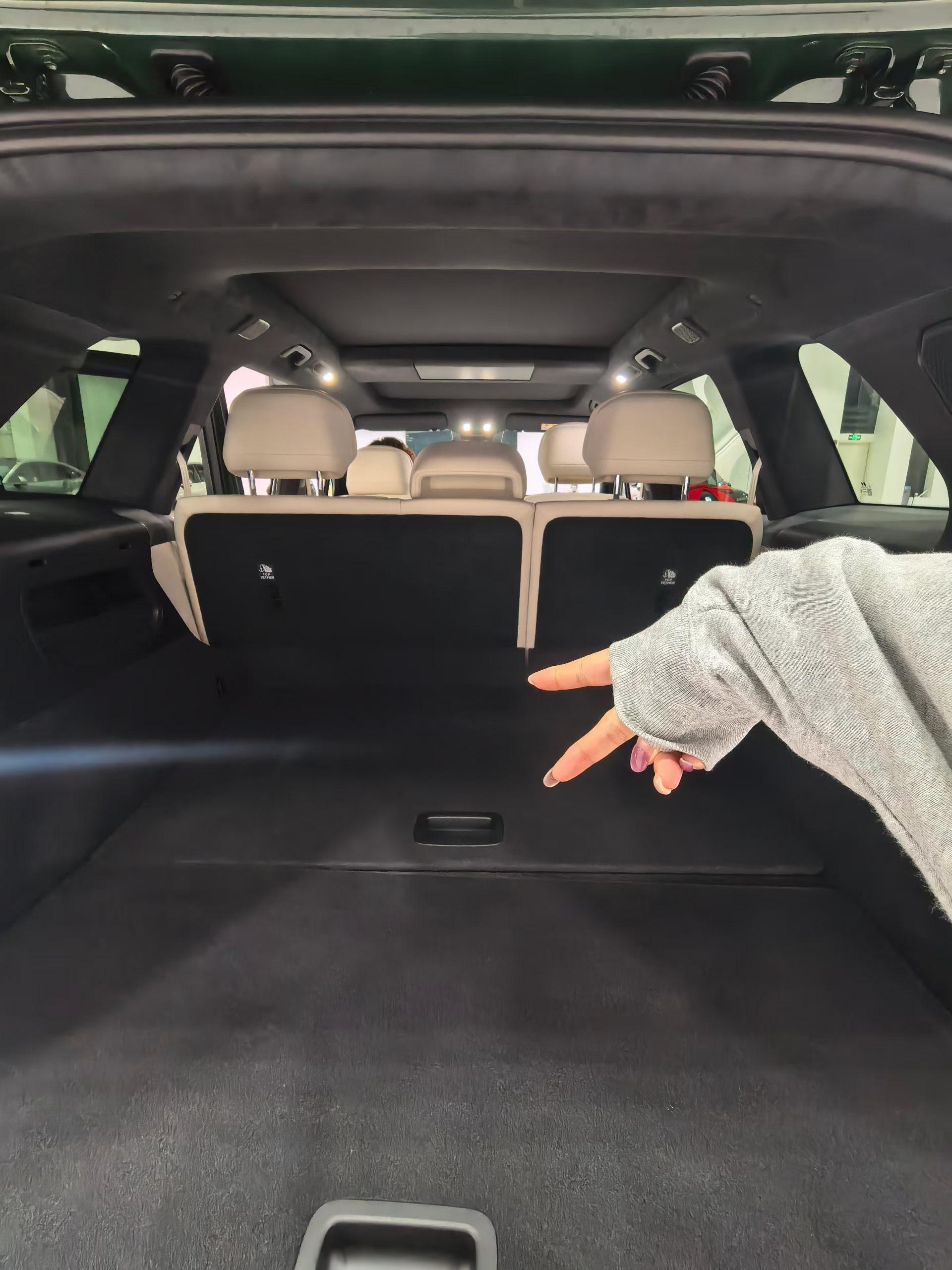 L80的后备箱，也太大大大大了搭配车顶帐，有点帅是不是？乐道l80大v聊车