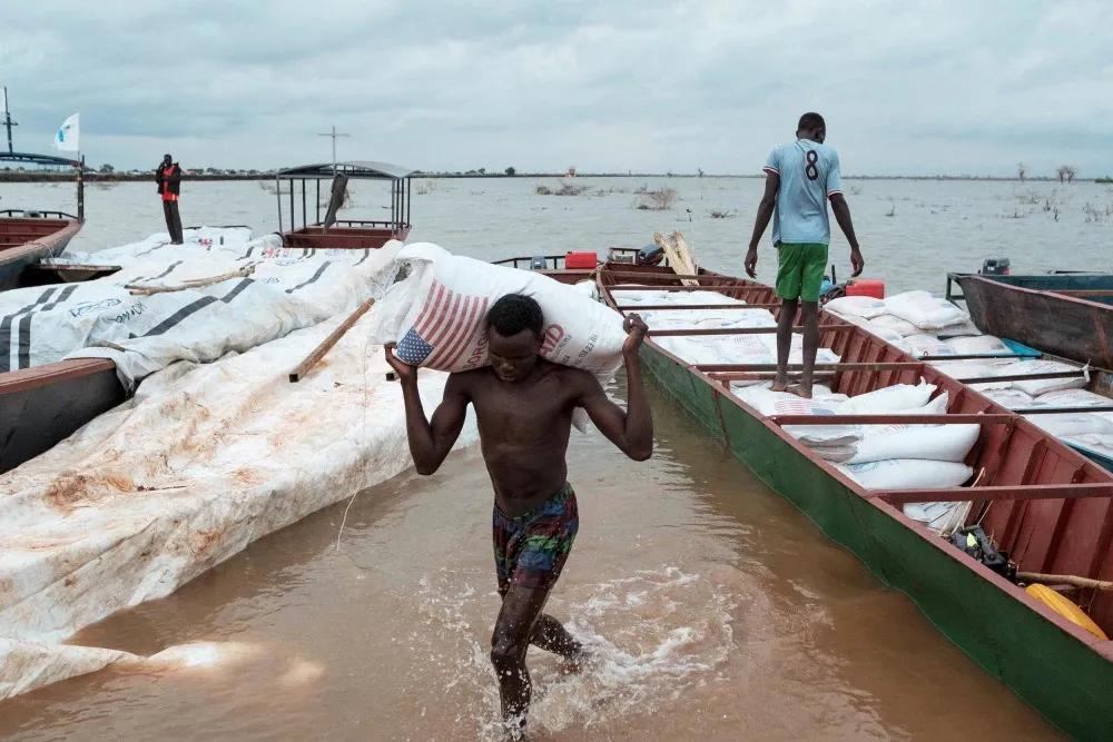 继资金冻结之后，美国国际开发署（USAID）还因高层官员被大规模行政休假和承包商