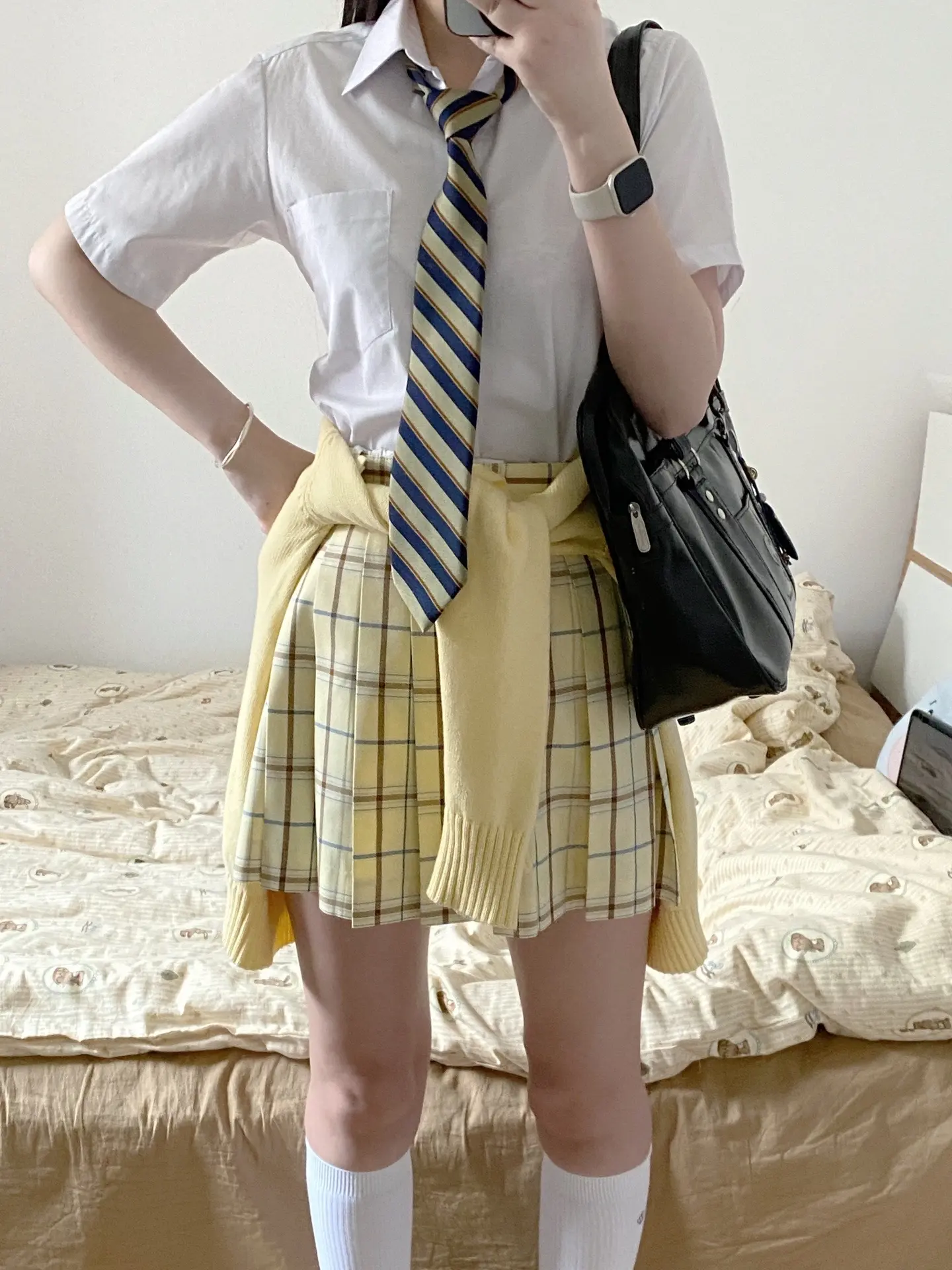 暗恋像一颗颗的青梅果。