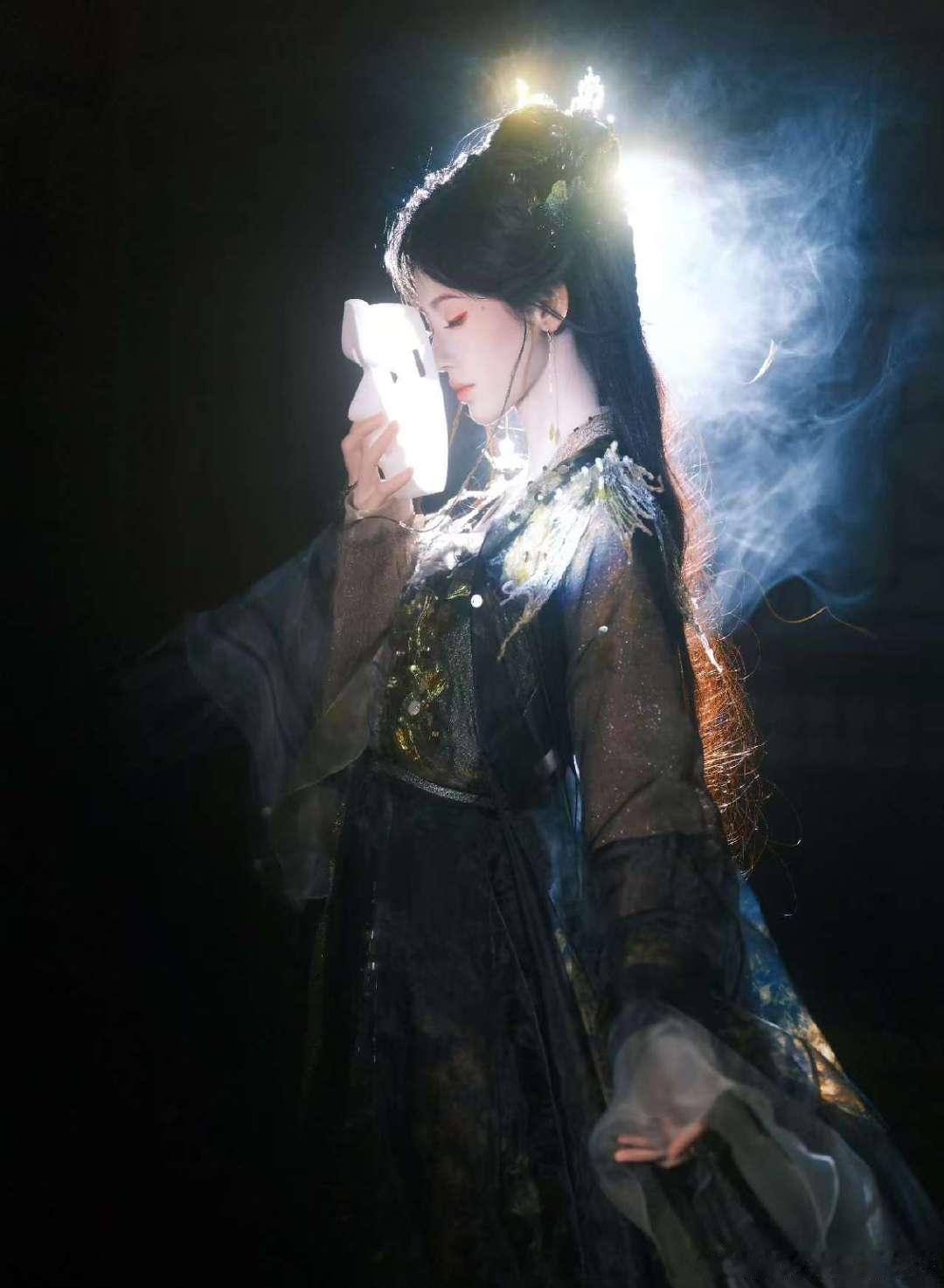 鞠婧祎逆光侧颜鞠婧祎雪景古装大片来啦鞠婧祎雪景古装大片 ​​​