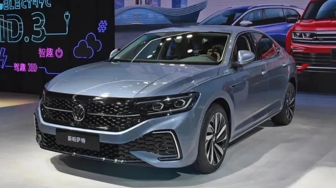 3月中型轿车销量解析：
一、3月共有7款车型销量超万辆，分别为Model 3、雅