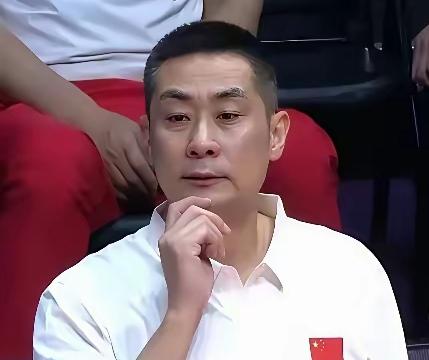 陈方可以无上限的允许刘美君和孟豆在比赛不断的犯错误，可是首发或替补上场的年轻队员