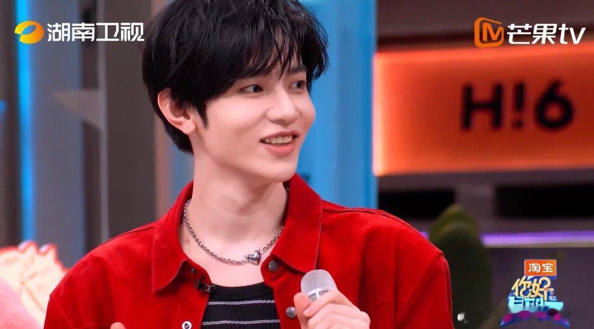 谁能扛住章昊这一声宝贝章昊也太会了！自我介绍时说小名叫宝贝，还现场示范温柔气声，