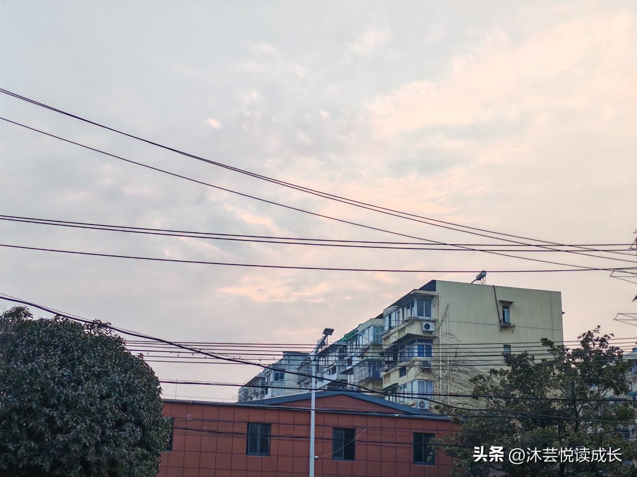 人年纪大了以后更懂得，别再满身“爹味”
 
人年纪大了以后更懂得：
真正的成熟，