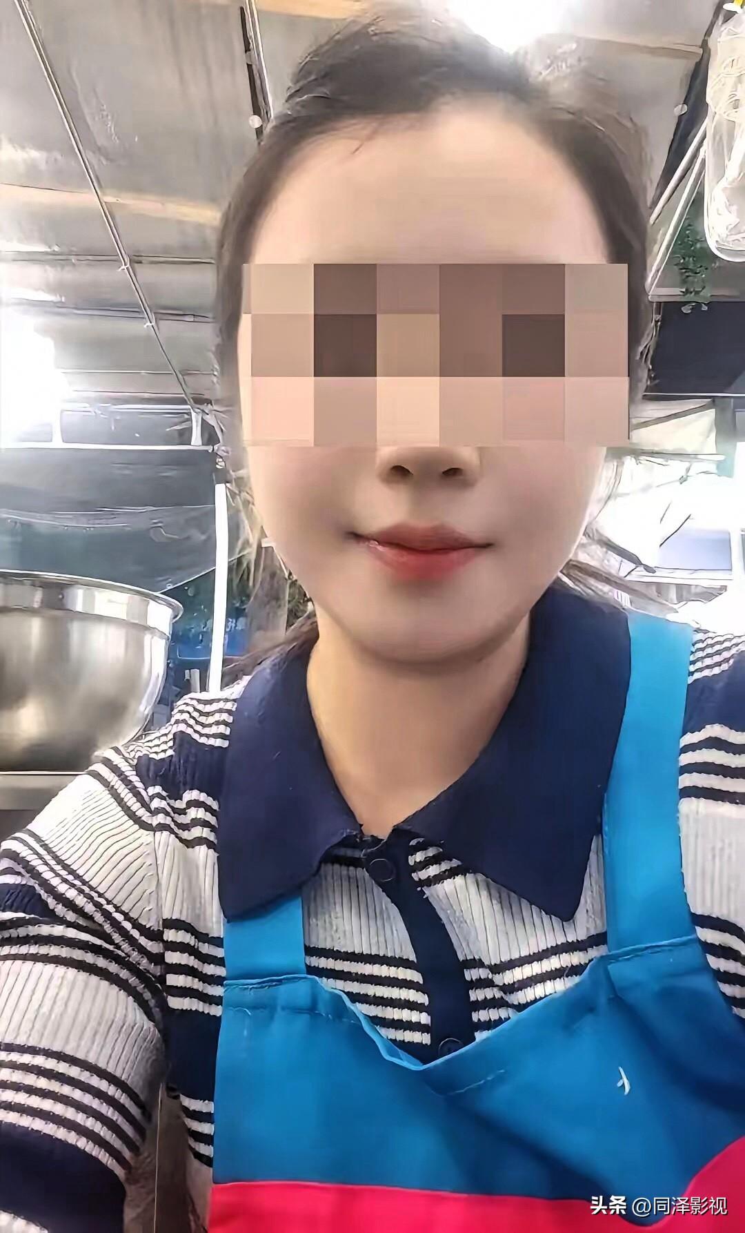 你见过被一块差评，彻底摧毁的烟火人生吗？

胡二妹回家安葬了。丈夫找来了蓝色防雨