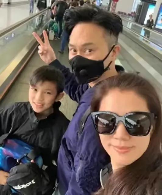 袁咏仪儿子张慕童于9月26日就4年前发布歧视亚裔的视频道歉，承认自己的不当言行，