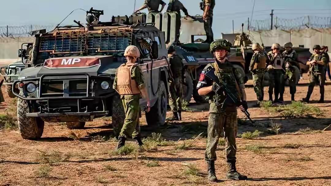 若俄军对乌无人机基地发动打击，可能有以下原因和影响：

原因

  • 报复与威